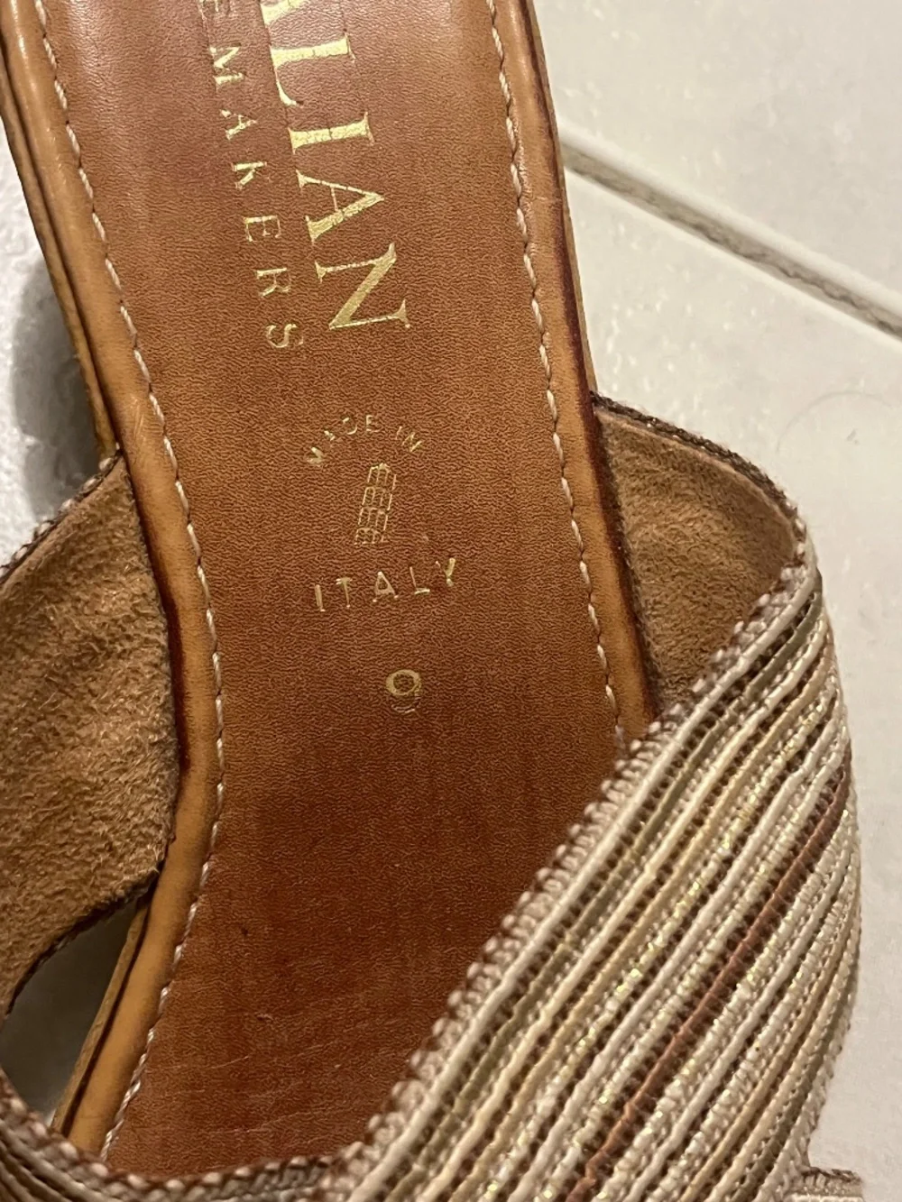 Italian Shoemakers Wedge Sandals Sz 9 Made in Italy